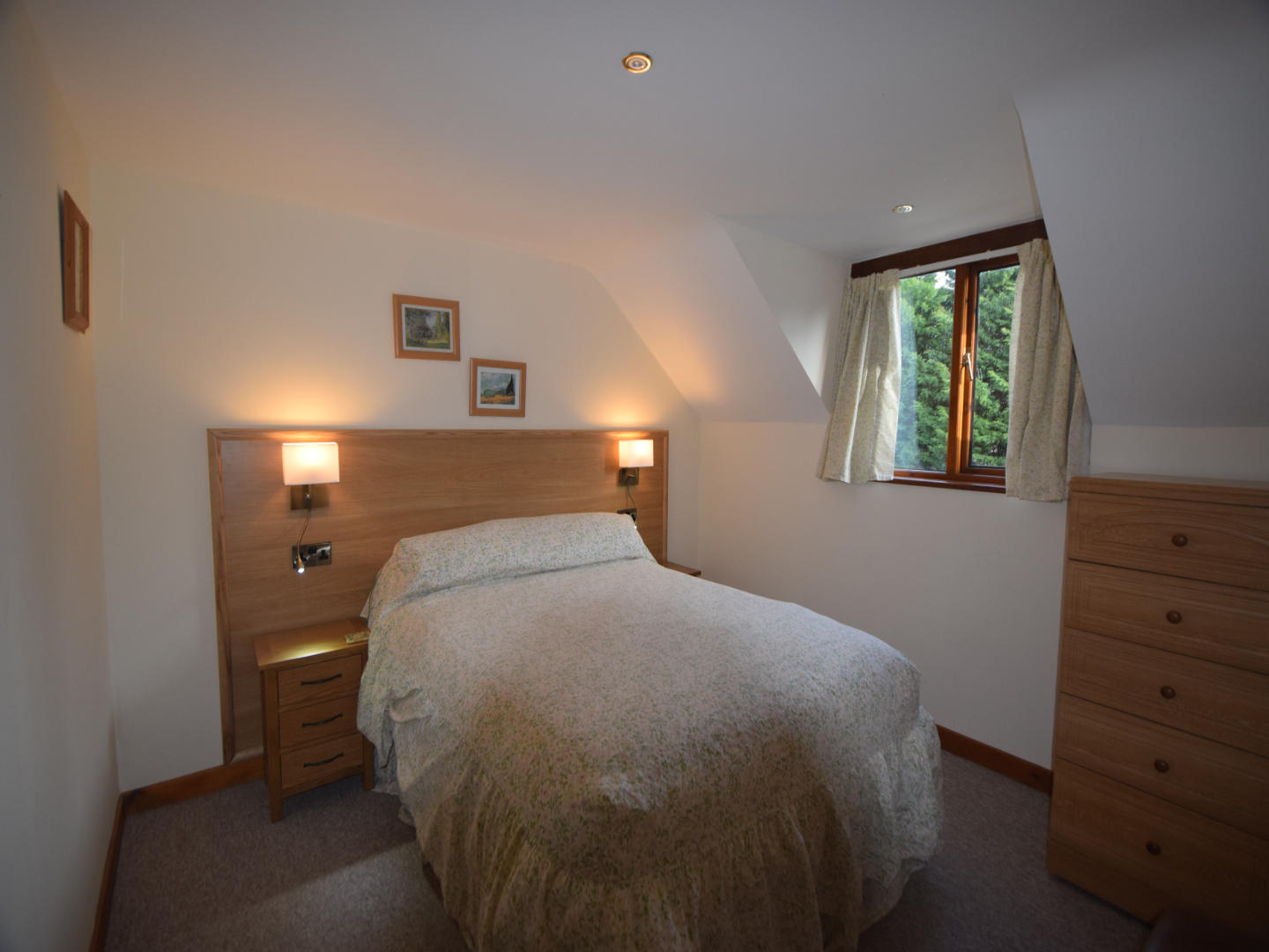 Heron cottage double bedroom